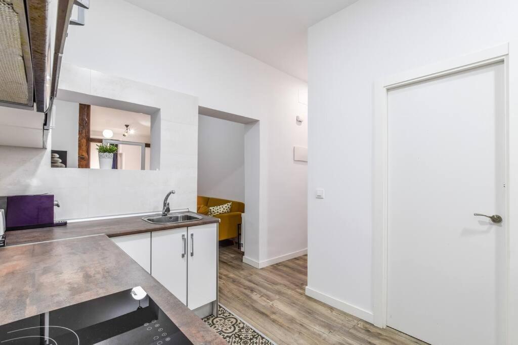 Апартаменты Unique Flat La Latina * Billiard & Darts Мадрид Экстерьер фото